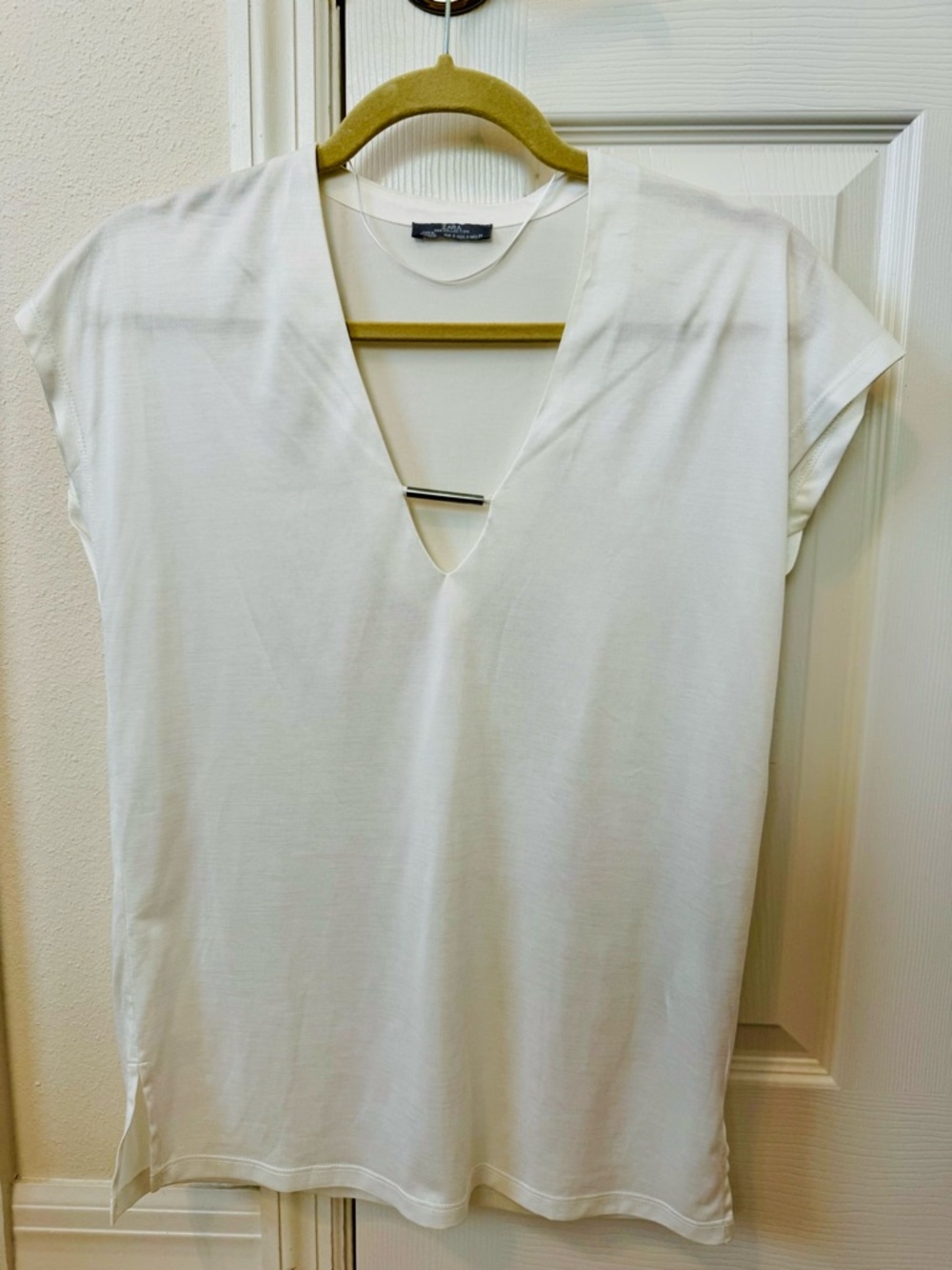 NWOT Zara White V-Neck Short Sleeve Top with Bar Detail
